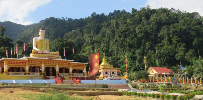 Buddhist monastery and temple - Mergui Archipelago - Cruise Burma