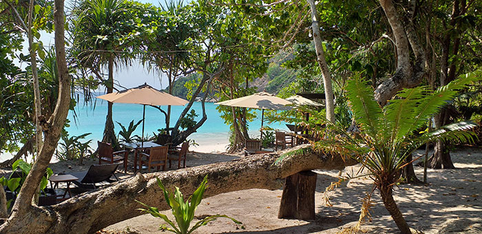 outdoor restaurant at Boulder Bay Eco Resort
