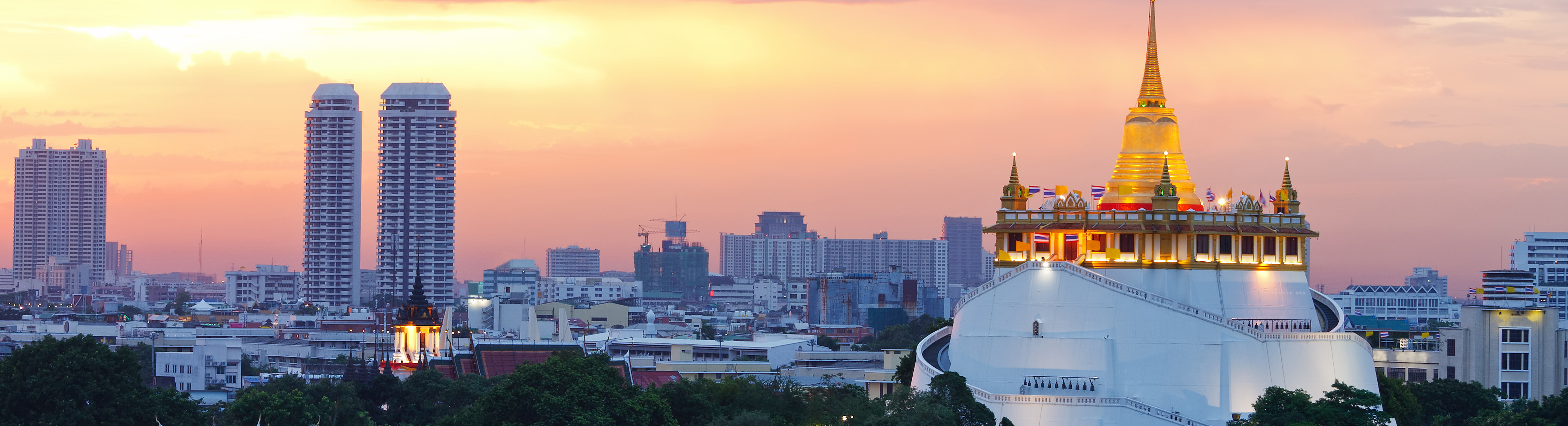 Bangkok Wat Suthat at Sunset